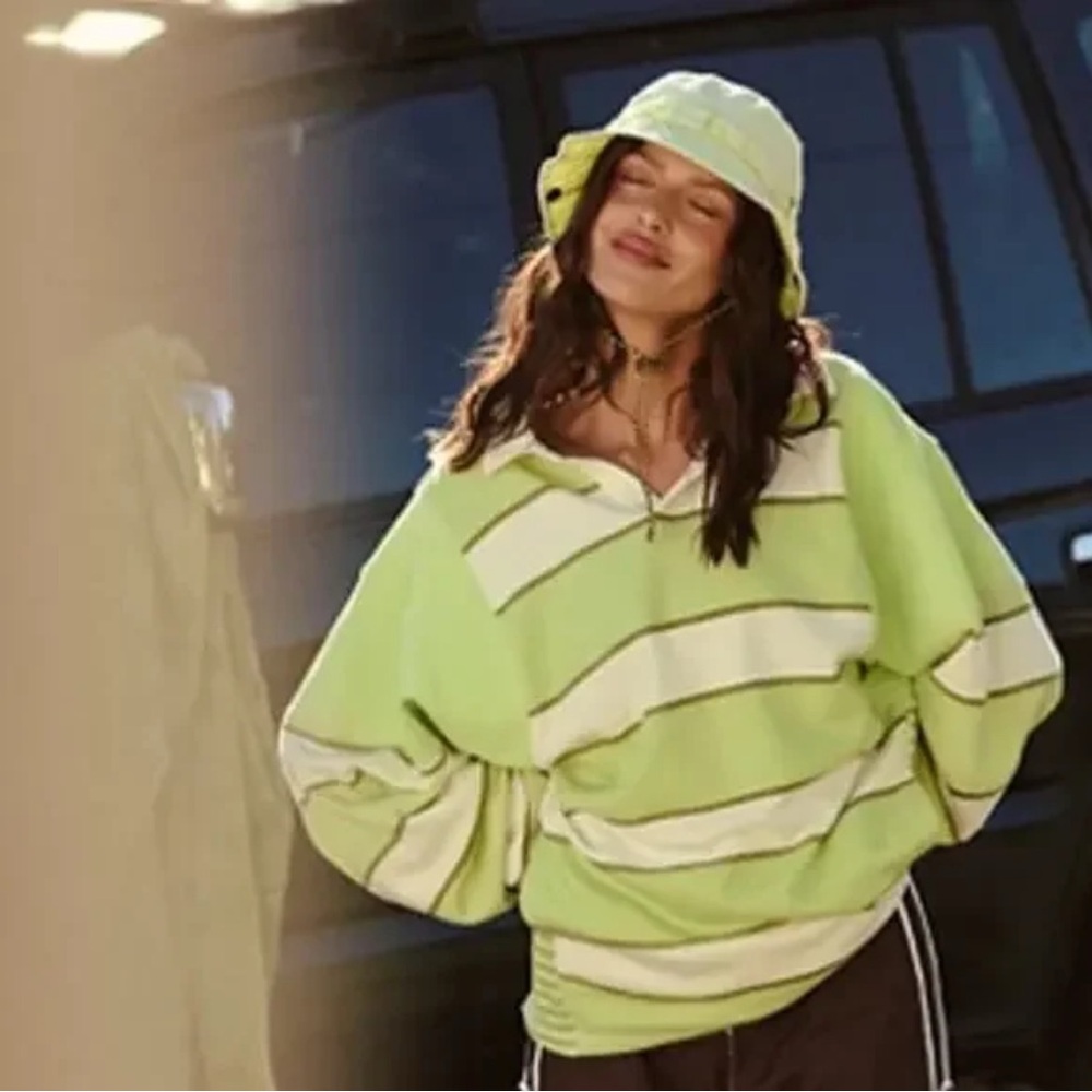3255. FREE PEOPLE Work it Out Printed Pullover in Lightning Lime Combo Sz XS NWT - Picture 2 of 6